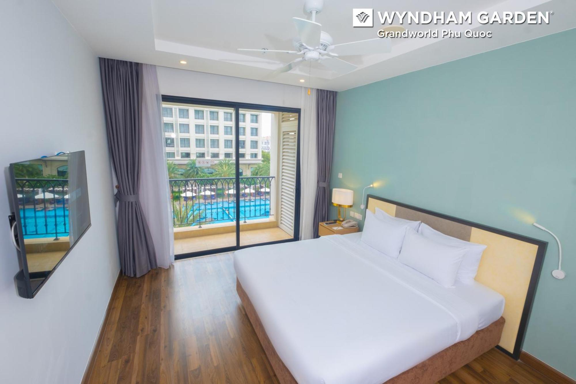 Отель Wyndham Garden Grandworld Дуонг-Донг Экстерьер фото