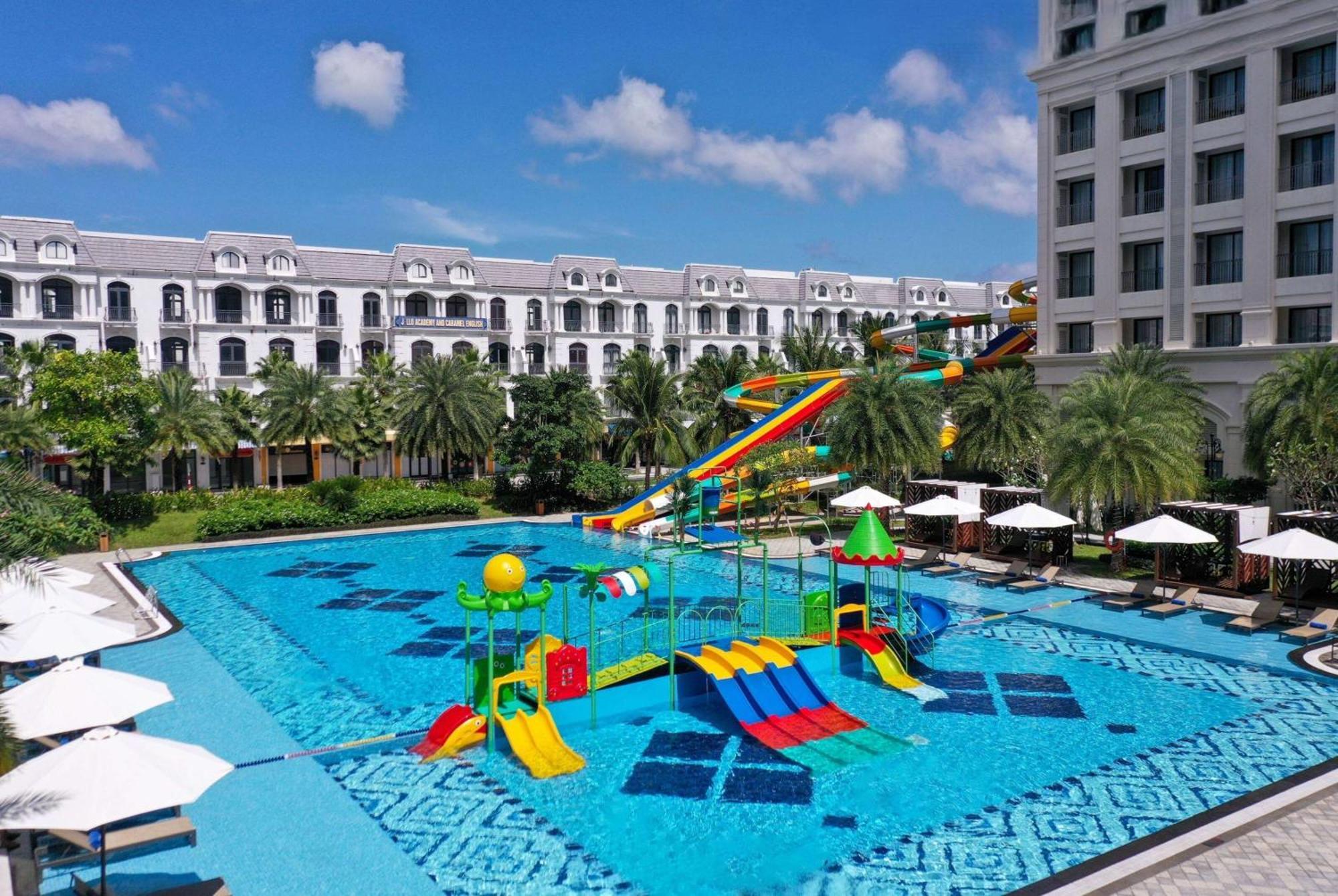 Отель Wyndham Garden Grandworld Дуонг-Донг Экстерьер фото